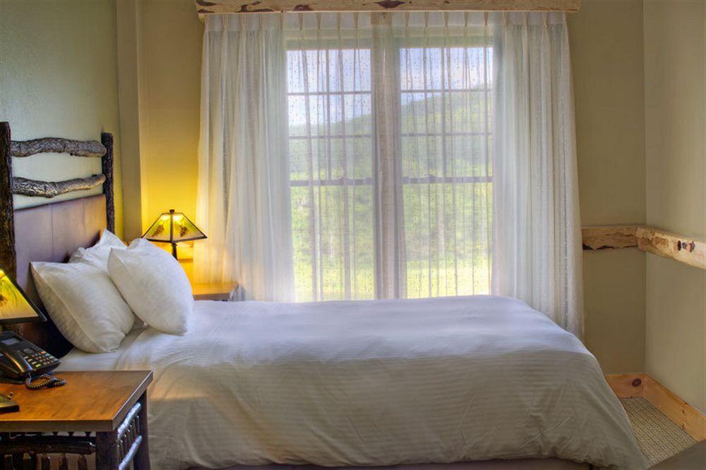 Hope Lake Lodge & Indoor Waterpark Cortland Luaran gambar