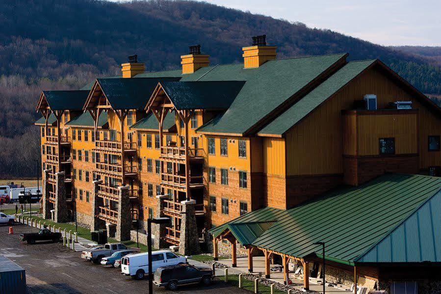 Hope Lake Lodge & Indoor Waterpark Cortland Luaran gambar