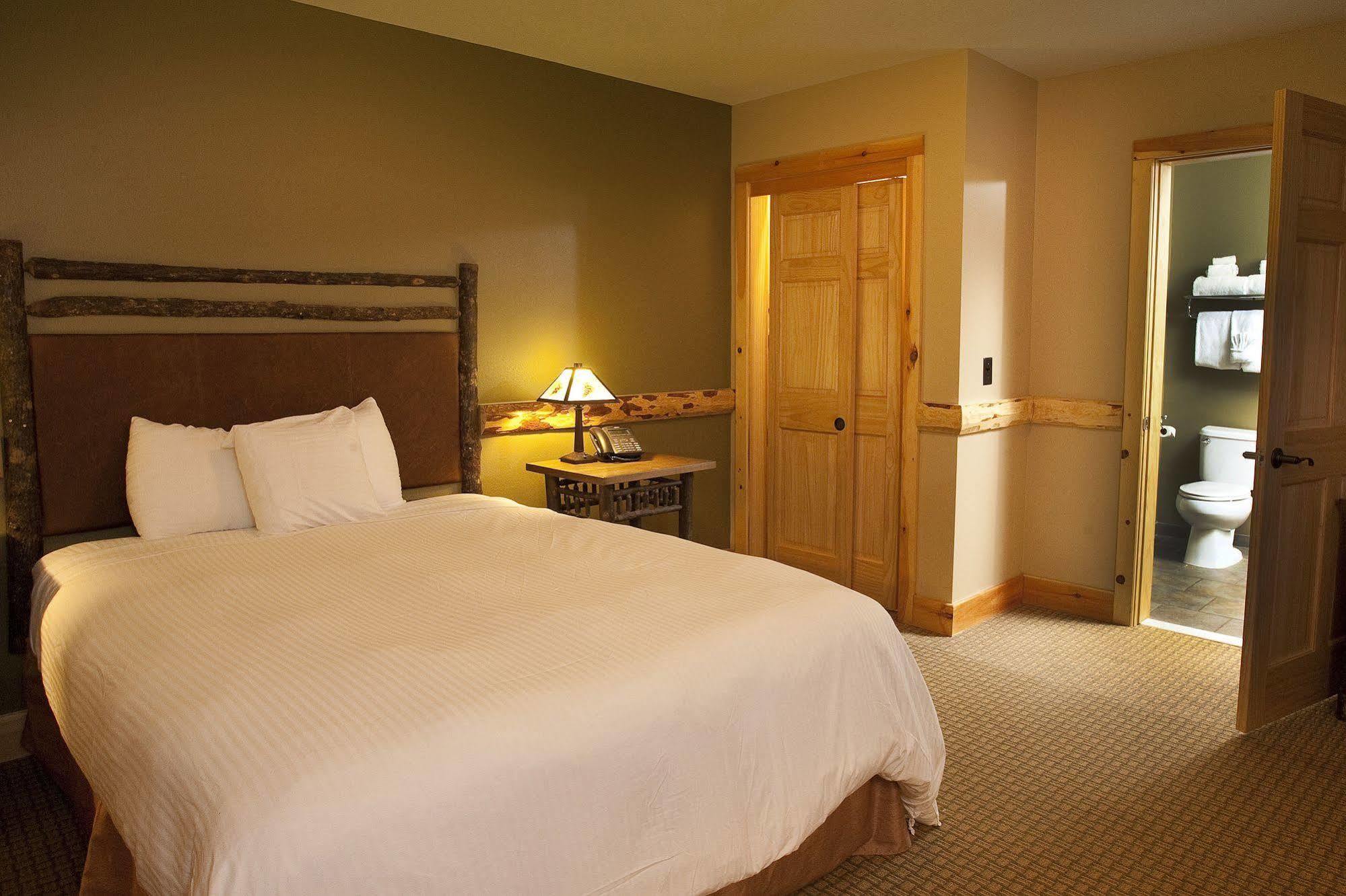 Hope Lake Lodge & Indoor Waterpark Cortland Luaran gambar
