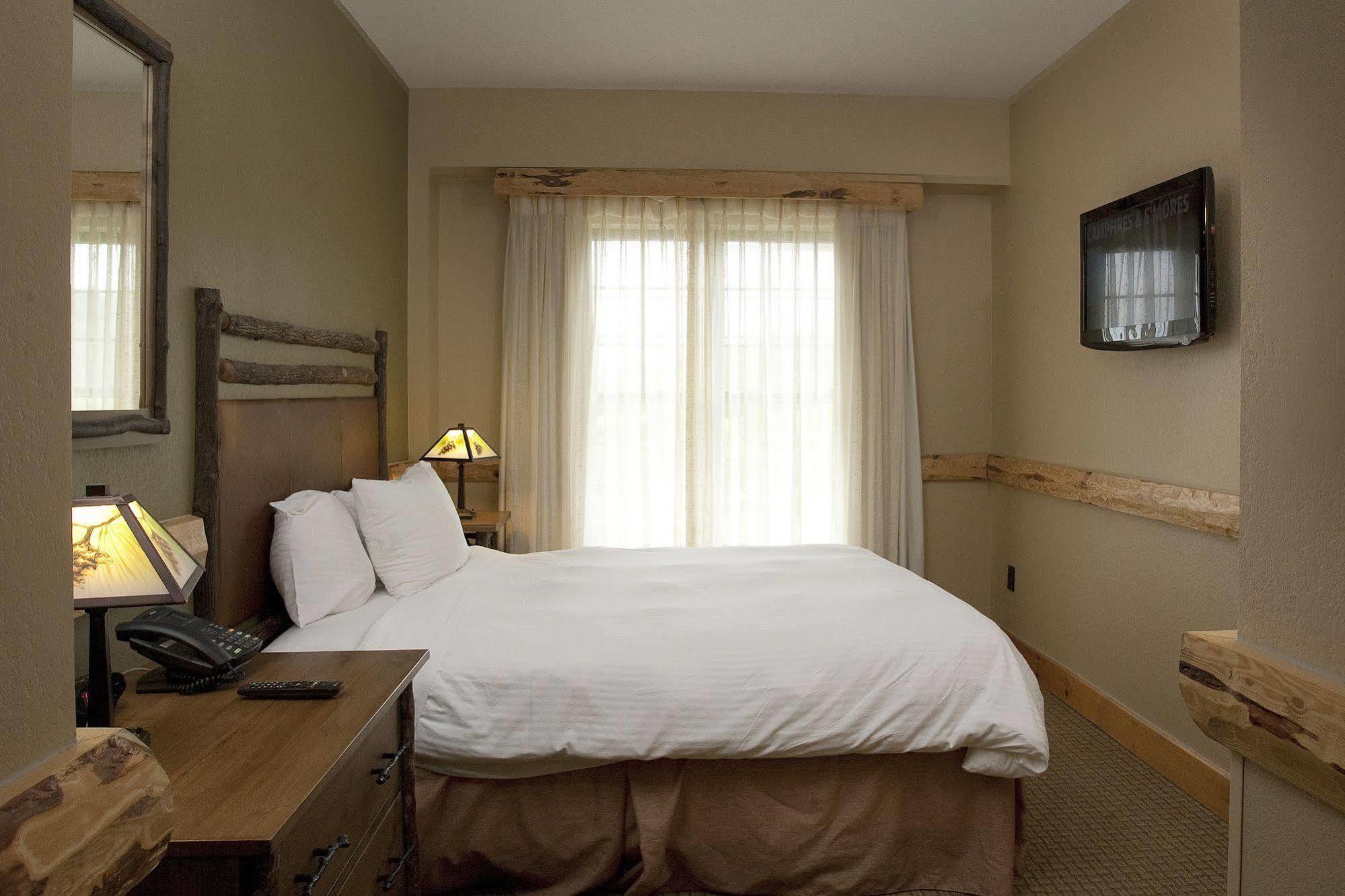 Hope Lake Lodge & Indoor Waterpark Cortland Luaran gambar